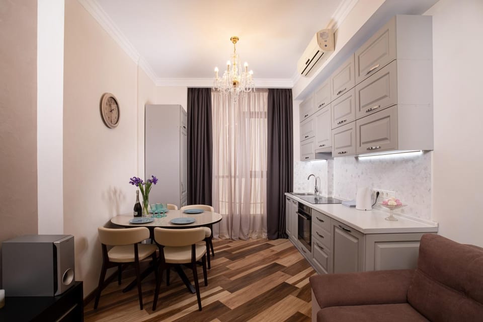 Kitchen or kitchenette, Living room, Dining area