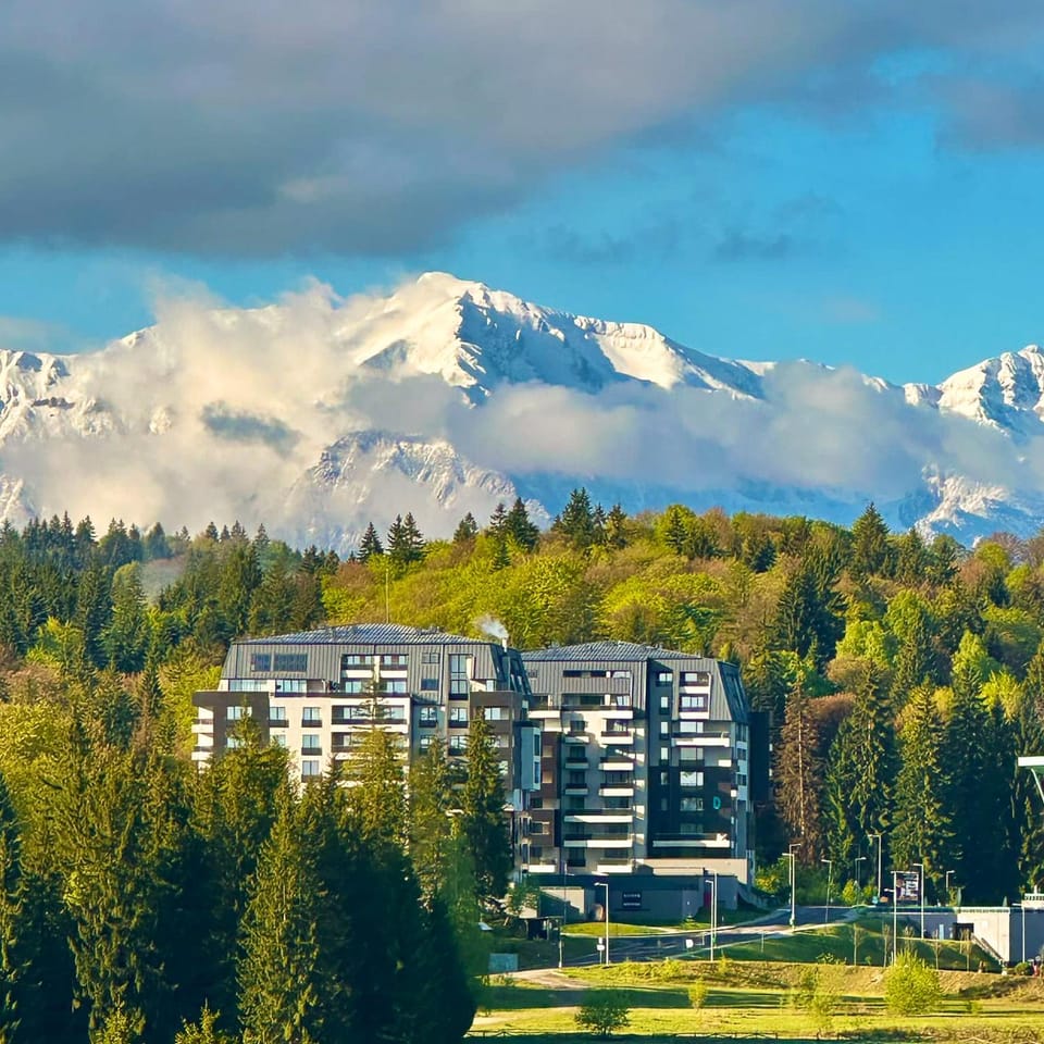 Property building, Bird's eye view, View (from property/room), Mountain view