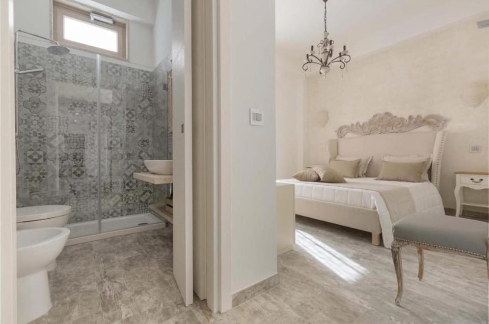 Shower, Bathroom, Photo of the whole room, Bedroom