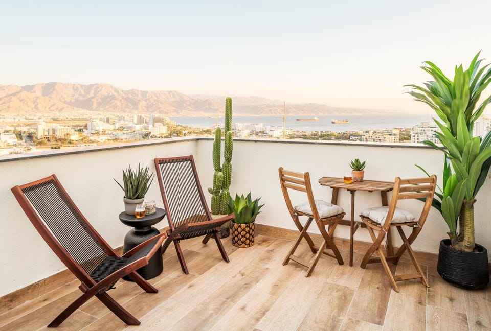 Patio, Day, Natural landscape, View (from property/room), Balcony/Terrace, Living room, Seating area, Dining area, Lake view, Mountain view, River view, Sea view