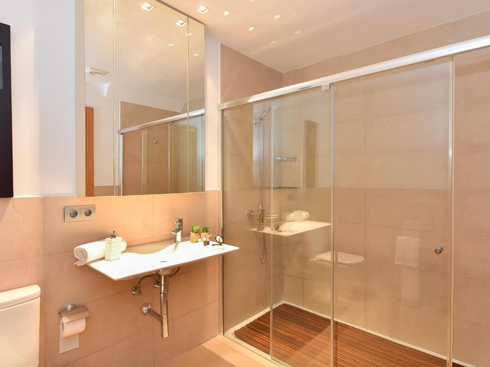 Shower, Bathroom