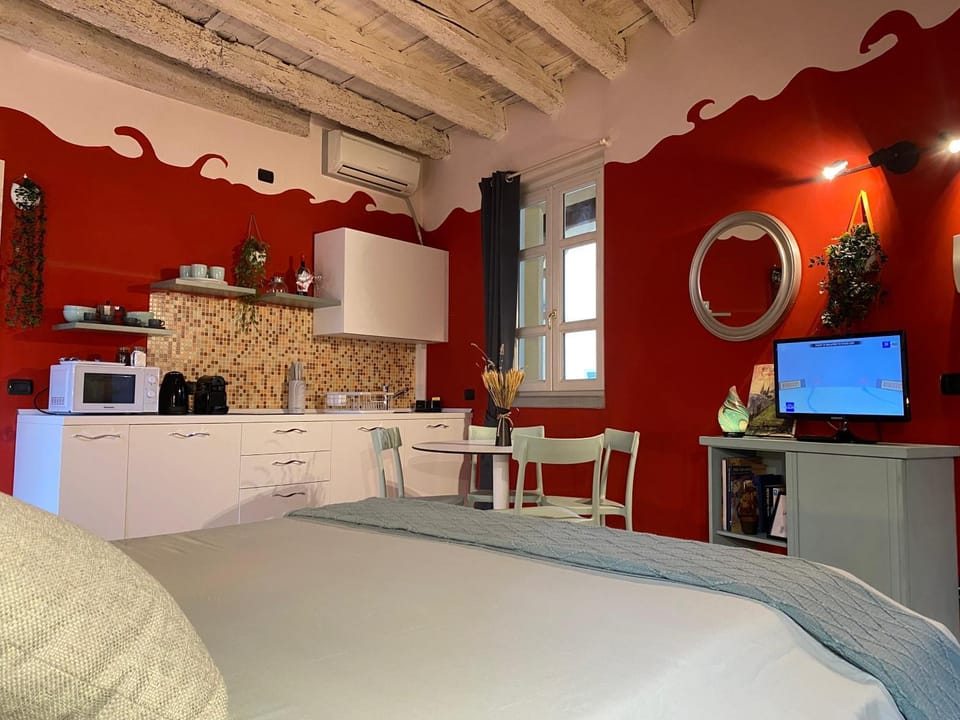 Kitchen or kitchenette, pet friendly