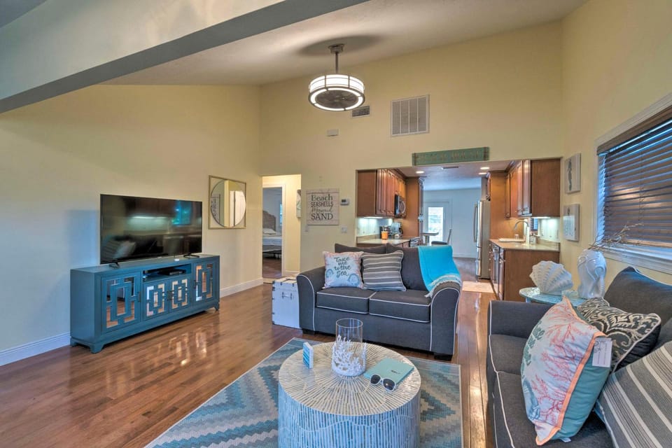 Bright Sarasota Bungalow - 5 Mi to Siesta Beach! House in Siesta Key