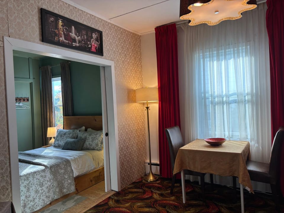 Maison Charles Edmond Vacation rental in Quebec