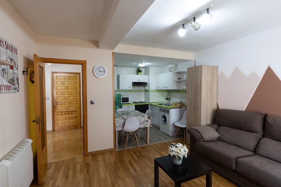 Kitchen or kitchenette, Living room