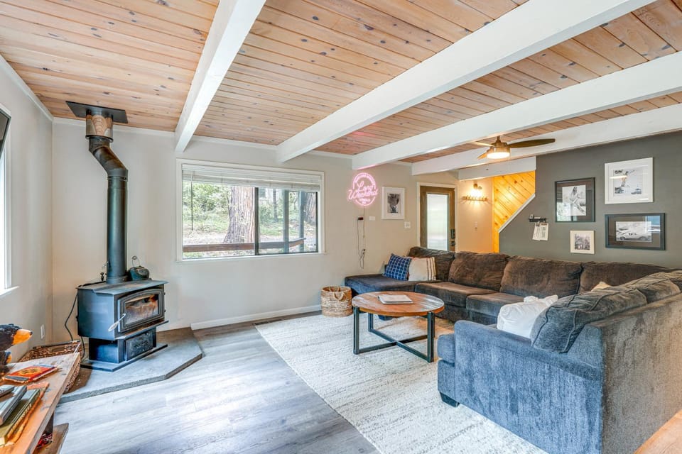 Family Cabin in Blue Lake Springs, Near Town! Cabin in Arnold