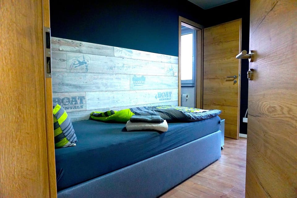 Property building, Bed