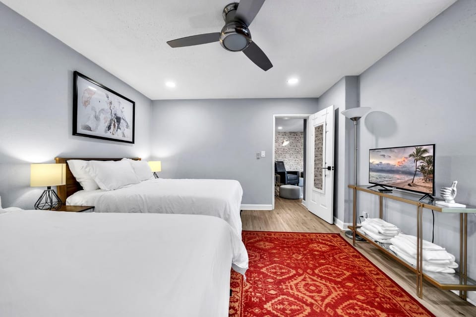 P8G Remodel 2BR/2BA downtown ATL-Parking & Balcony Apartment in Atlanta