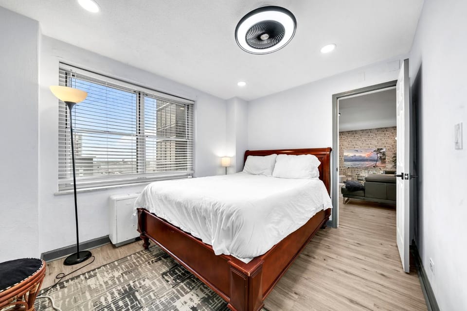 P8G Remodel 2BR/2BA downtown ATL-Parking & Balcony Apartment in Atlanta
