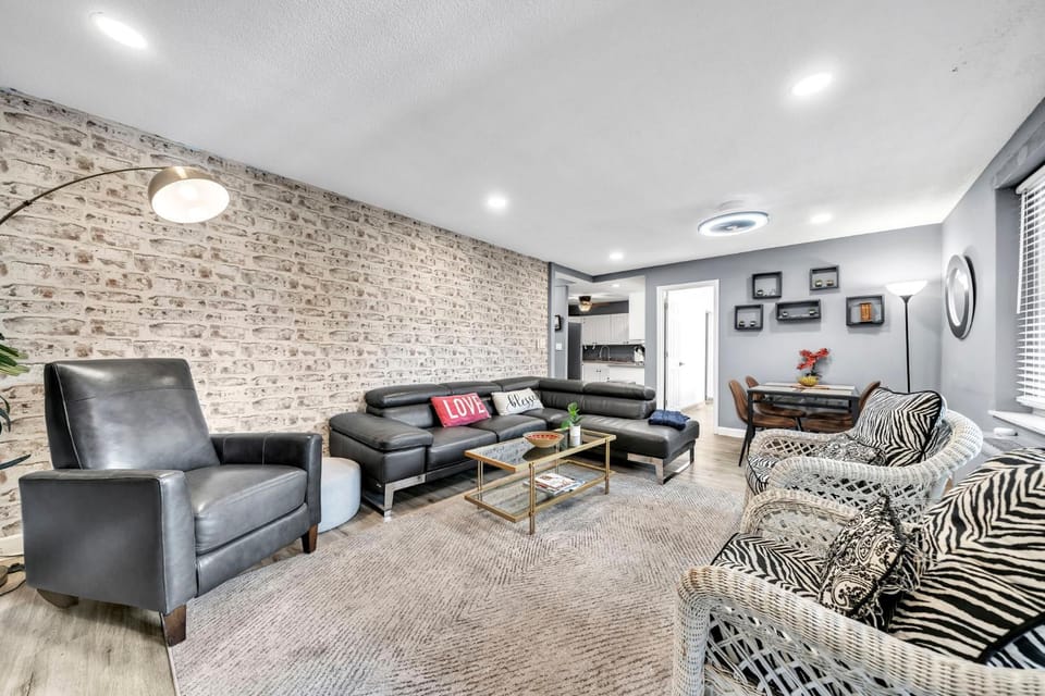 P8G Remodel 2BR/2BA downtown ATL-Parking & Balcony Apartment in Atlanta