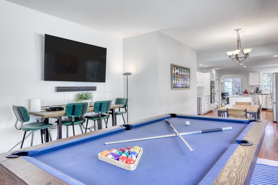 Captains Quarters Retreat House in Round Hill Village