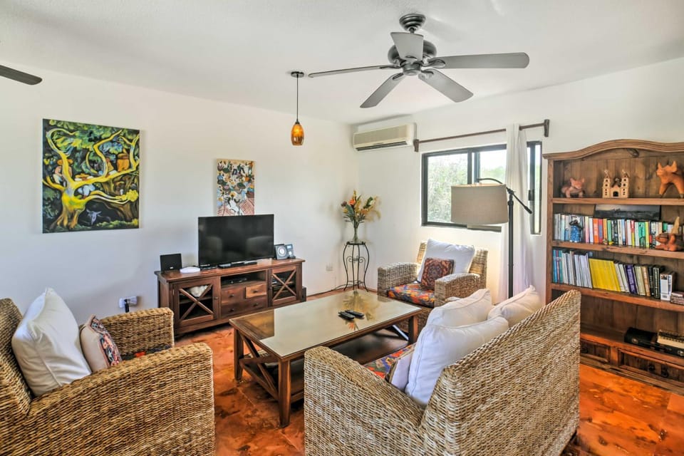 Gorgeous Penthouse Villa w/ Deck & Ocean Views! House in San Miguel de Cozumel