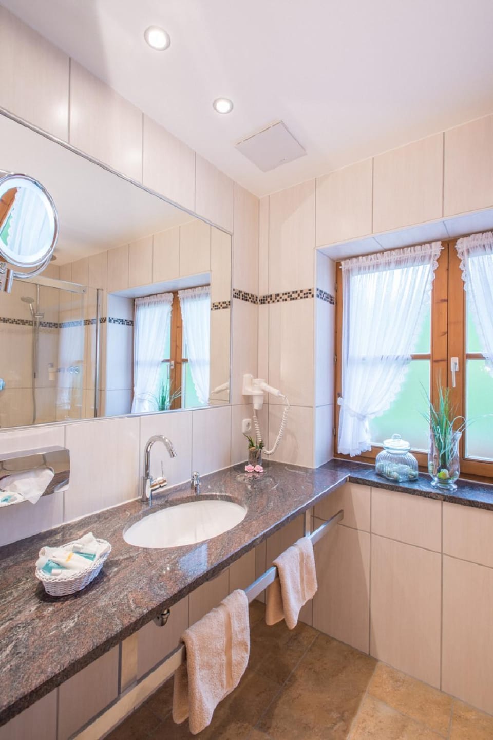 Shower, Nearby landmark, Staff, Staff, Restaurant/places to eat, Restaurant/places to eat, Spring, Bed, Off site, People, People, Activities, Activities, Winter, Summer, BBQ facilities, Billiard, Bowling, Darts, Fishing, Garden, Garden, Golfcourse, Horse-riding, Karaoke, Minigolf, Sauna, Ski School, Ski School, Skiing, Skiing, Snorkeling, Squash, Table tennis, Bathroom, TV and multimedia, View (from property/room), View (from property/room), Balcony/Terrace, Balcony/Terrace, Lobby or reception, Spa and wellness centre/facilities, Spa and wellness centre/facilities, Fitness centre/facilities, Photo of the whole room, Business facilities, Banquet/Function facilities, Decorative detail, Decorative detail, Seating area, Beach, Aqua park, Tennis court, Windsurfing, Canoeing, Hiking, Hiking, Cycling, Cycling, Diving, Evening entertainment, Logo/Certificate/Sign, Logo/Certificate/Sign, Autumn, On site, Guests, Guests, Guests, Garden view, Garden view, Landmark view, Landmark view, Mountain view, Mountain view, Area and facilities, Area and facilities, Area and facilities, Supermarket/grocery shop, Shopping Area, Swimming pool, Sports, Sports, Entertainment, Entertainment, Breakfast, Breakfast, Continental breakfast, Continental breakfast, Buffet breakfast, Buffet breakfast, Seasons, Location, group of guests, Certificate/Award, Certificate/Award, Open Air Bath, Public Bath, Family, Family, Family, Facility for disabled guests, Parking, fireplace, flat iron, furniture, hair dresser, heating, heating, internet, internet, locker, locker, oven, pet friendly, room service, room service, safe, safe, shuttle, shuttle, storage, storage, storage, sunbed, sunbed, toaster, towels, towels, trouser press, VIP, VIP, VIP, wedding, wedding, wedding, laundry, washing machine, acessibility