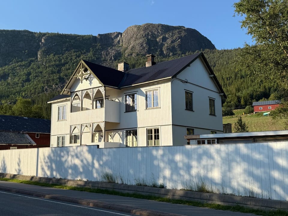 Property building, Day, Natural landscape, Mountain view