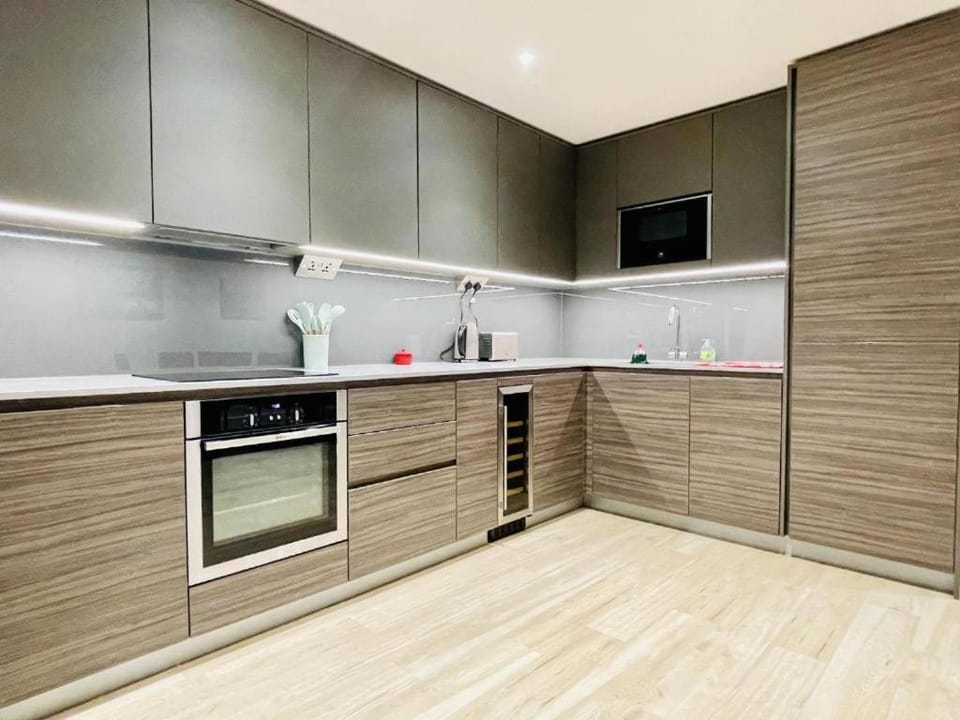 Jenny's Place Apartment in Edgware