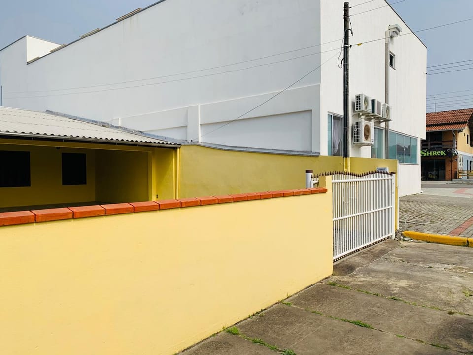 Rosemar Park House - Hospedaria a 400m do Beto Carrero World House in Penha