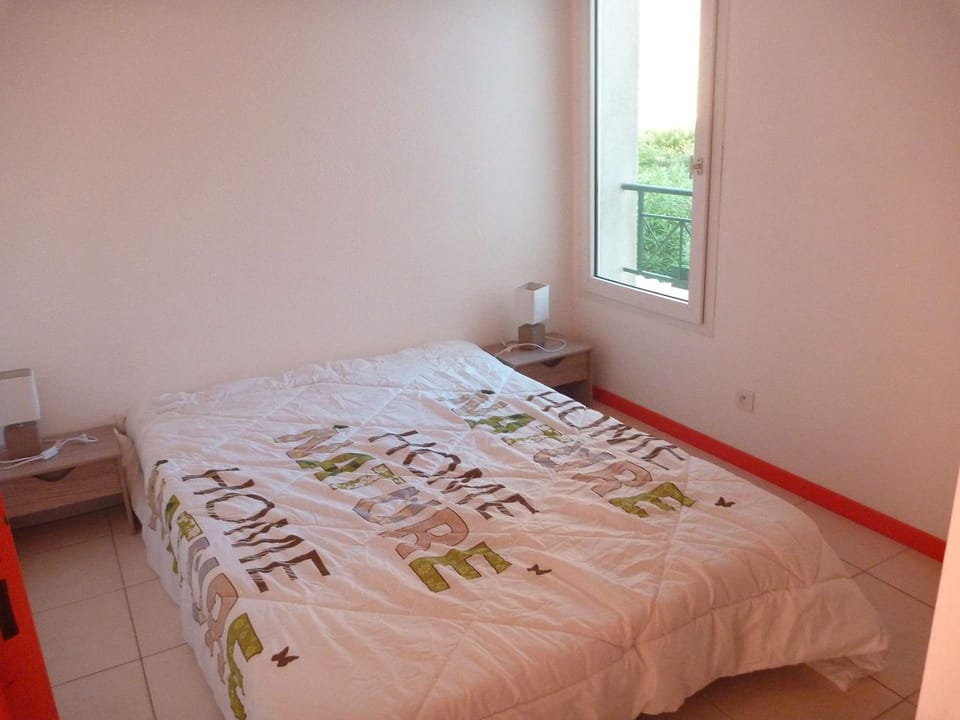 Maison spacieuse avec piscine, tennis et terrasse, parking privé à Marseillan - FR-1-387-163 Villa in Marseillan