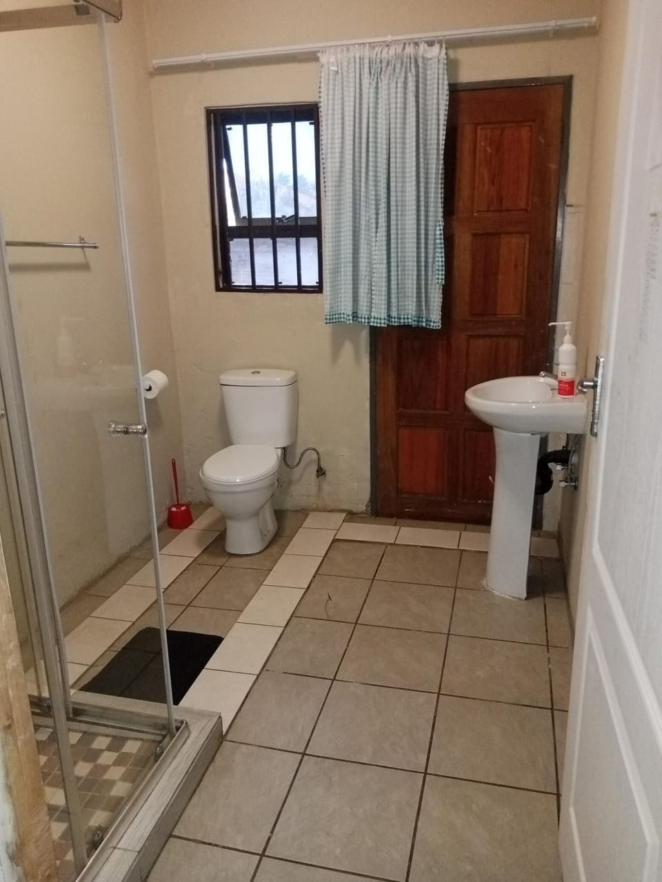 Shower, Toilet, Internal: Not applicable to any particular room