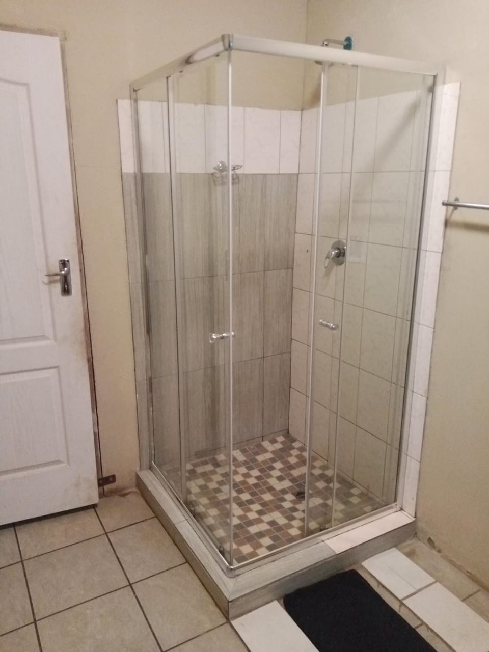 Shower, Bathroom, TV and multimedia, Internal: Not applicable to any particular room