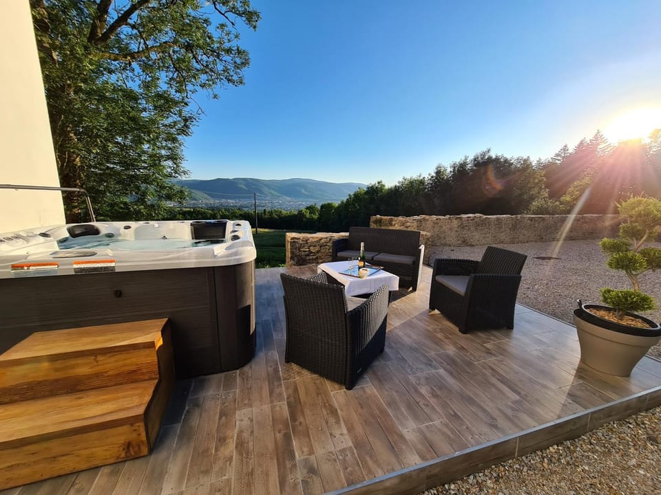 Garden, Hot Tub, Balcony/Terrace, Spa and wellness centre/facilities, Garden view, Garden view, Mountain view, Mountain view, Swimming pool, Swimming pool
