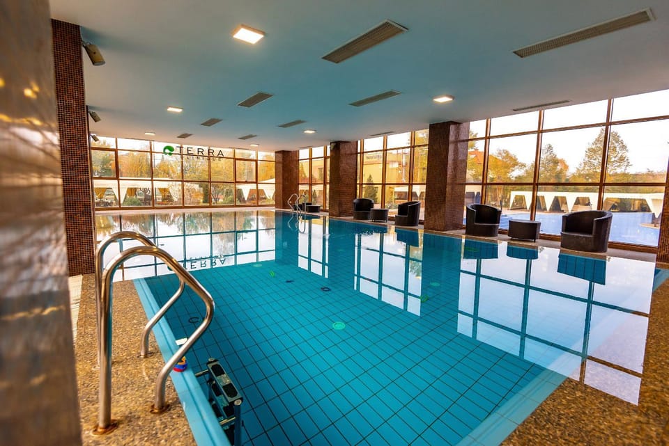 Swimming pool, Swimming pool