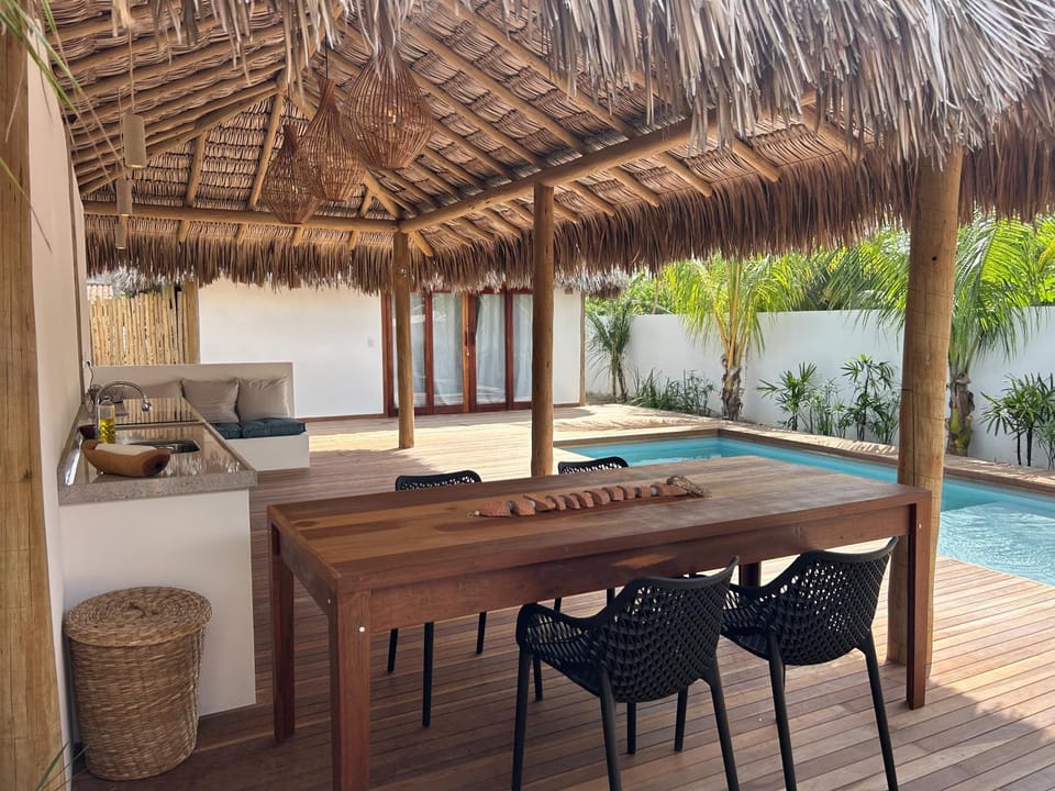 Tiki Pool's Bungalows House in State of Ceará