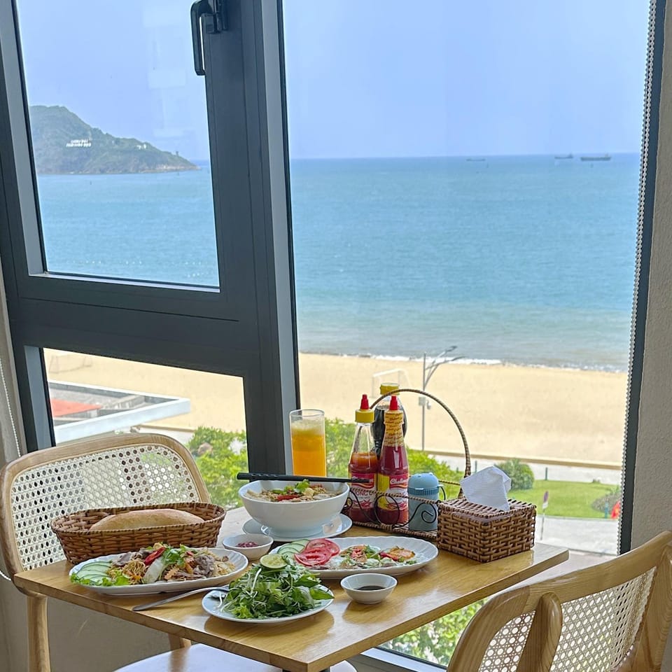 Breakfast, Breakfast