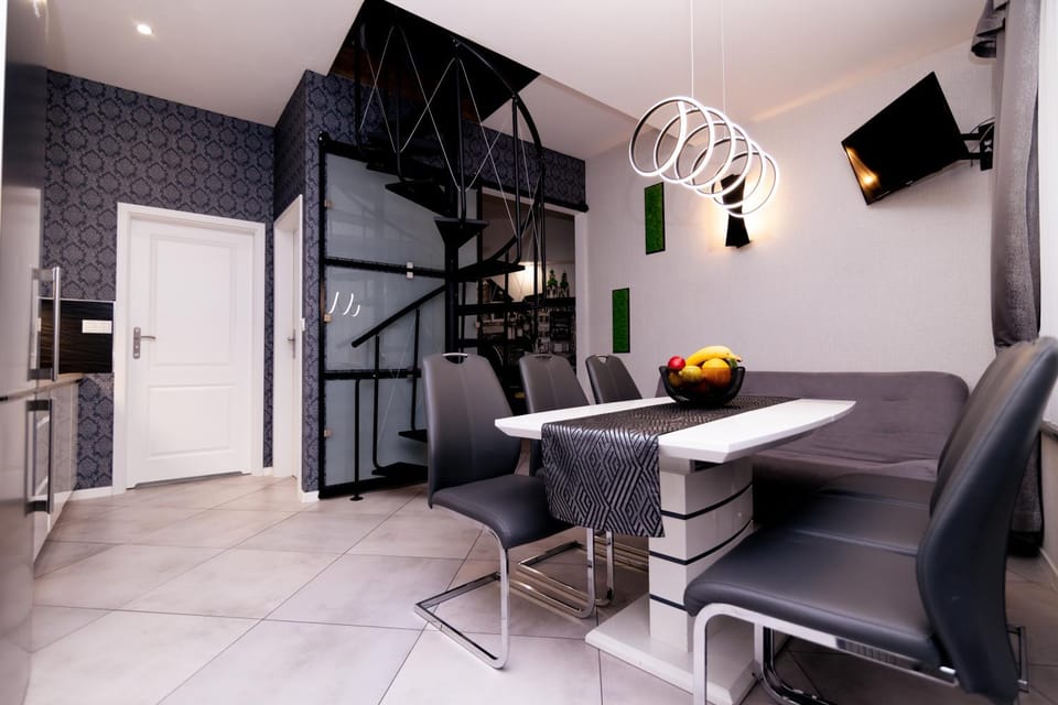 Spadzista 1 Apartment in Lower Silesian Voivodeship
