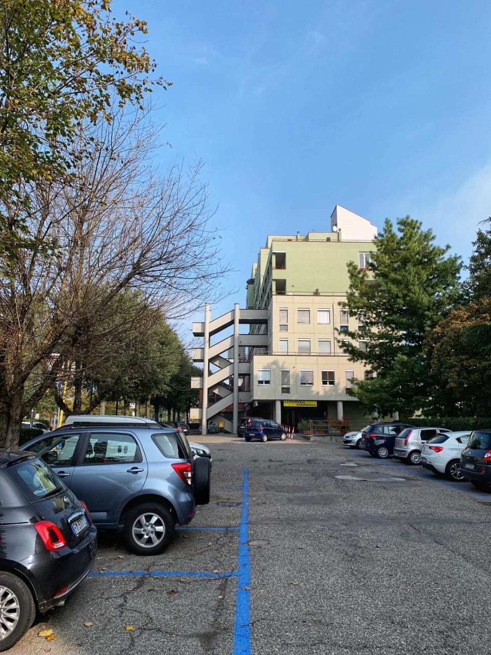 Property building, Neighbourhood