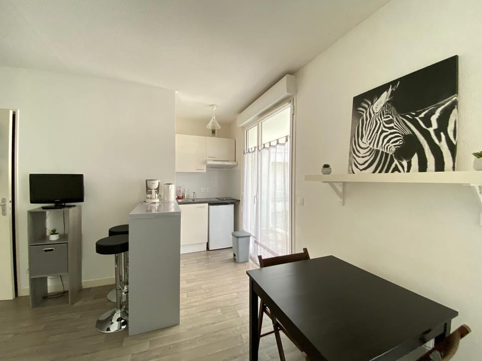 Joli studio avec terrasse près du vieux-port Apartment in La Rochelle