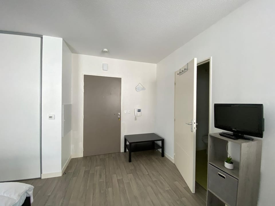 Joli studio avec terrasse près du vieux-port Apartment in La Rochelle