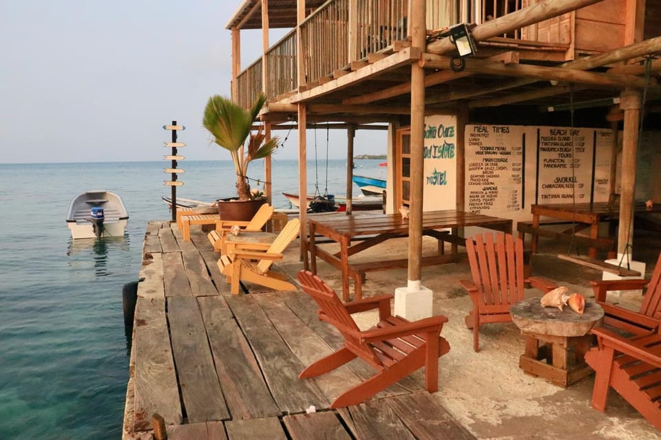 Hostel Santa Cruz del Islote Bed and Breakfast in Colombia