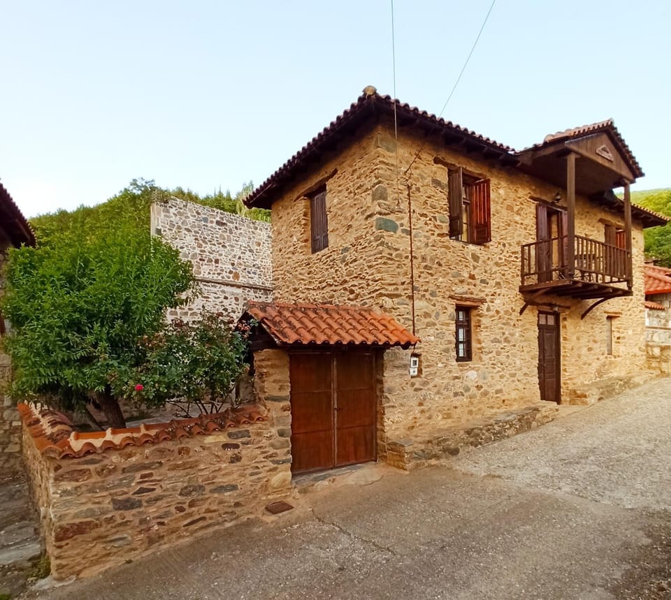 Lithia s Stonehouse. Το πέτρινο στη Λιθιά - Καστοριά House in Greece