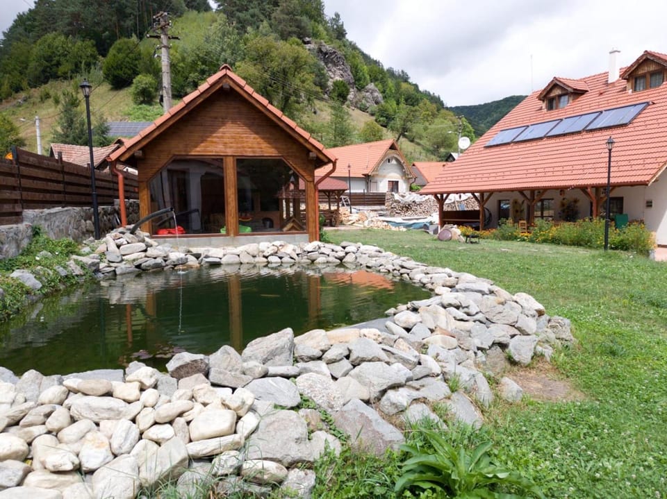 Property building, Day