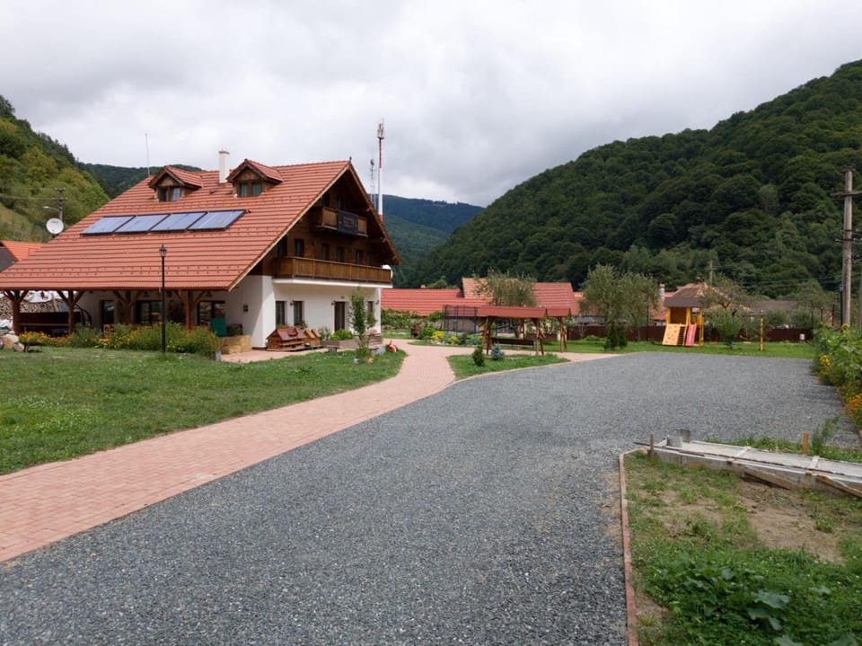 Property building, Day, Natural landscape, Mountain view