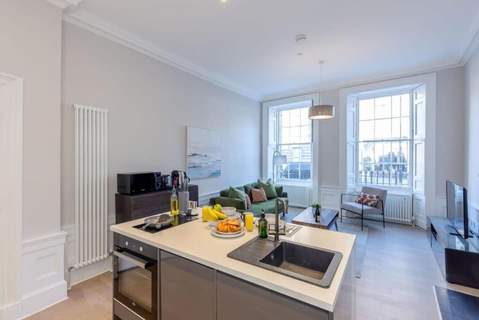 Dragon Suites - Edinburgh City Centre 1 Bed Apartment Apartment in Edinburgh