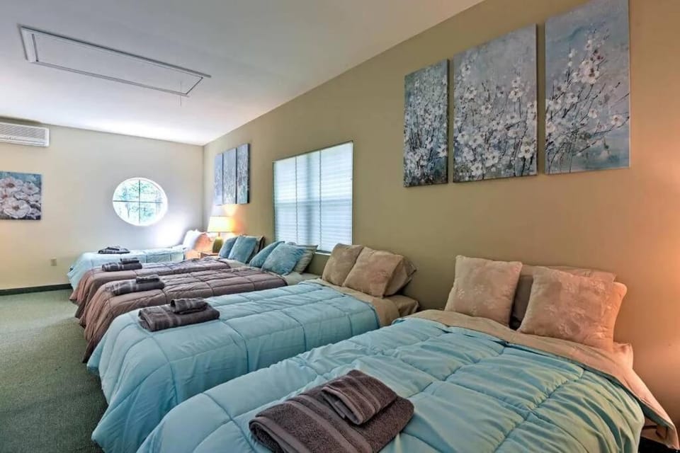 LAKEFRONT Penthouse at Jack Frost Big Boulder Chalet in Big Boulder Lake