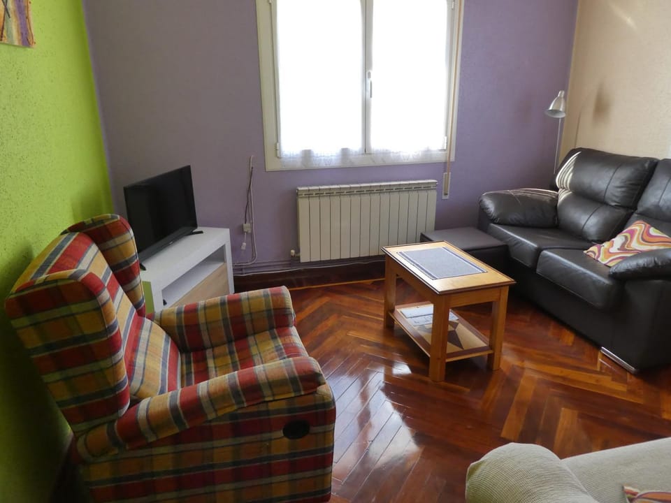 TV and multimedia, Living room, Seating area, internet