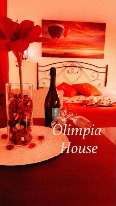 Olimpia House - Central Station Apartment in Bari