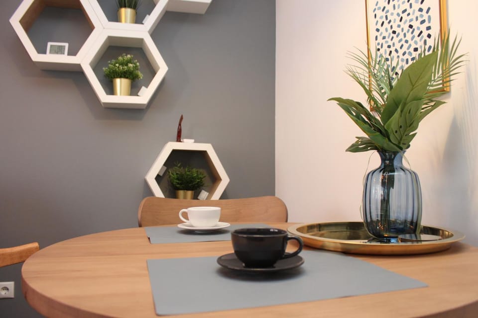 Coffee/tea facilities, Dining area