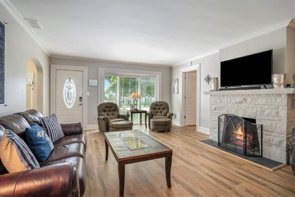 Serenity Now House in Saugatuck