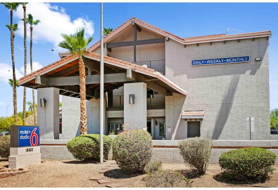 Property building, Day