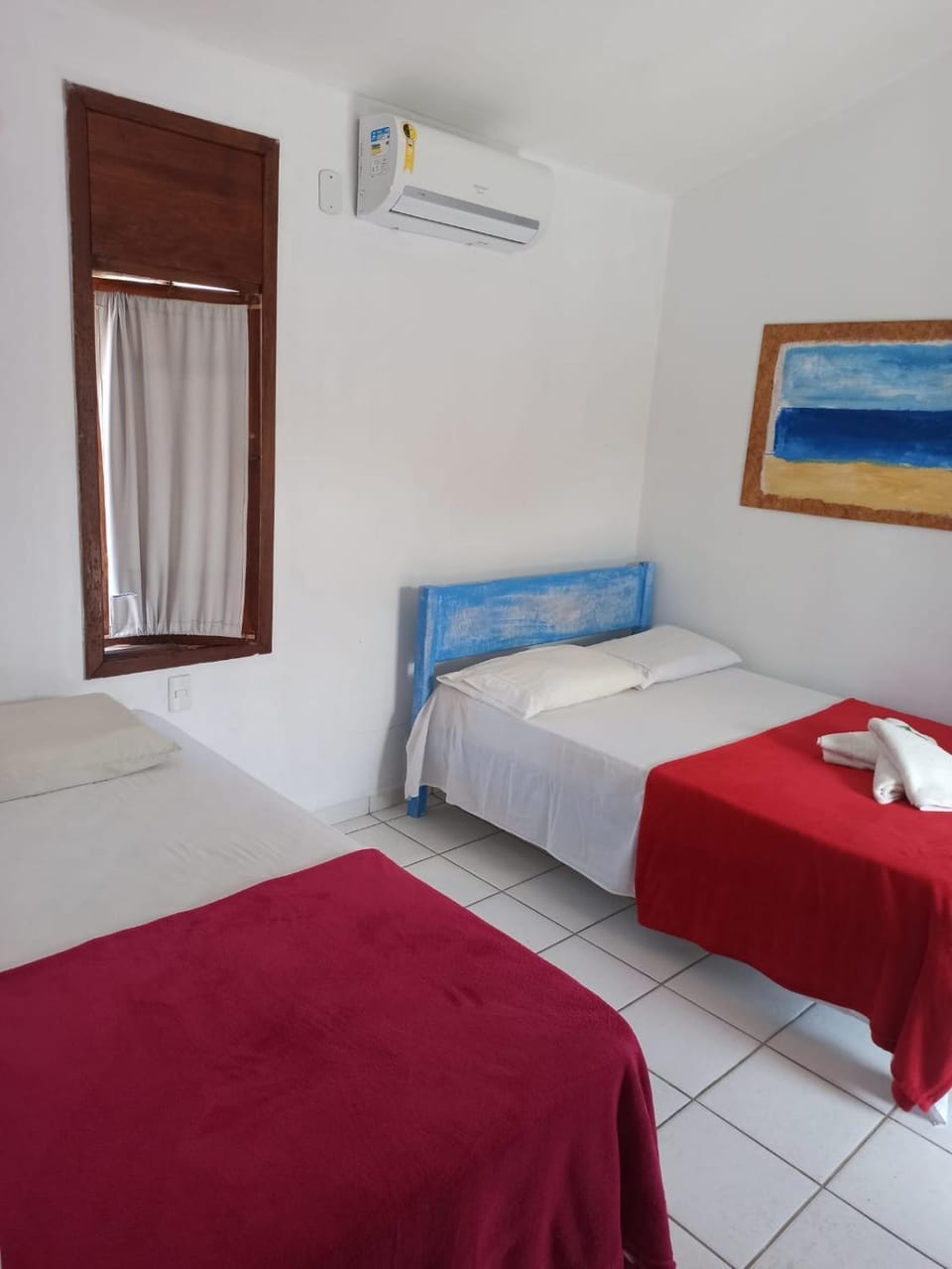 Bed, Bedroom, towels, air conditioner