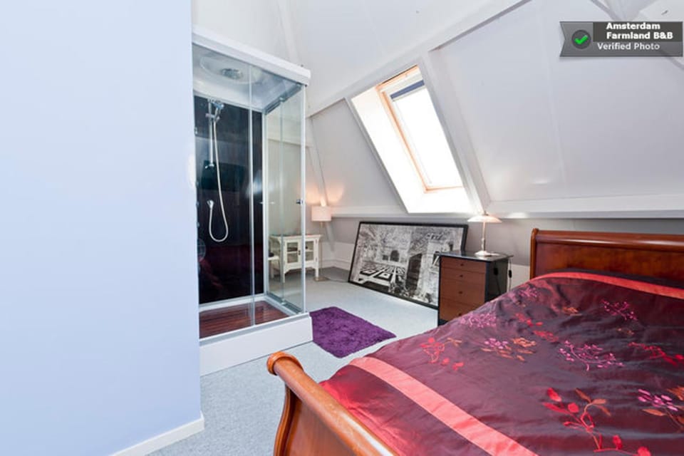 Bed, Bathroom, Bedroom
