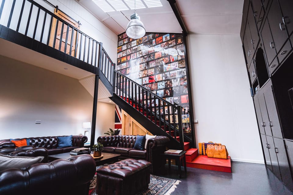 Living room, Seating area