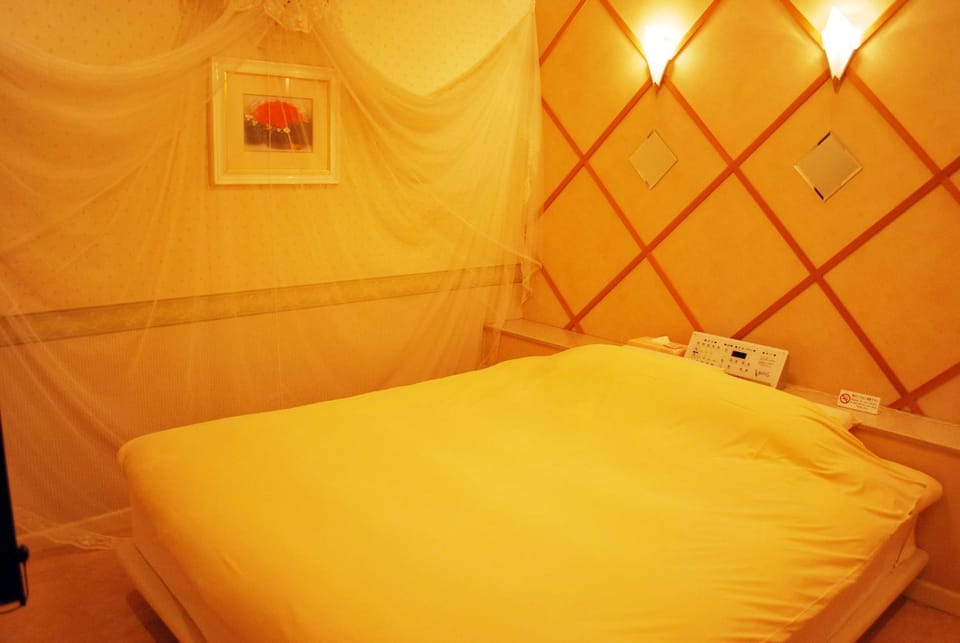 Bed, Other, Photo of the whole room, Bedroom