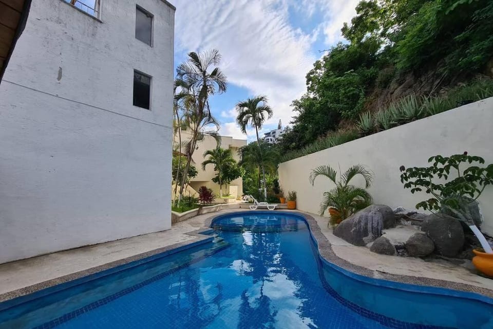 Swimming pool, Swimming pool
