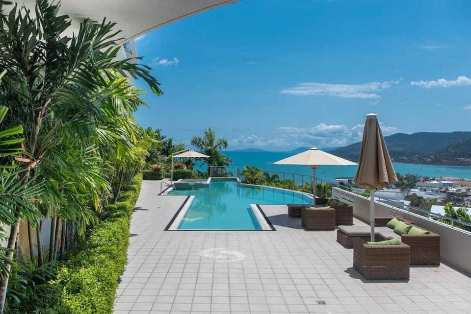 Sun View On Seaview - Airlie Beach Apartment in Airlie Beach