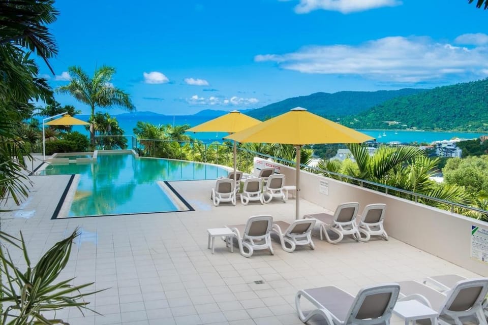 Sun View On Seaview - Airlie Beach Apartment in Airlie Beach