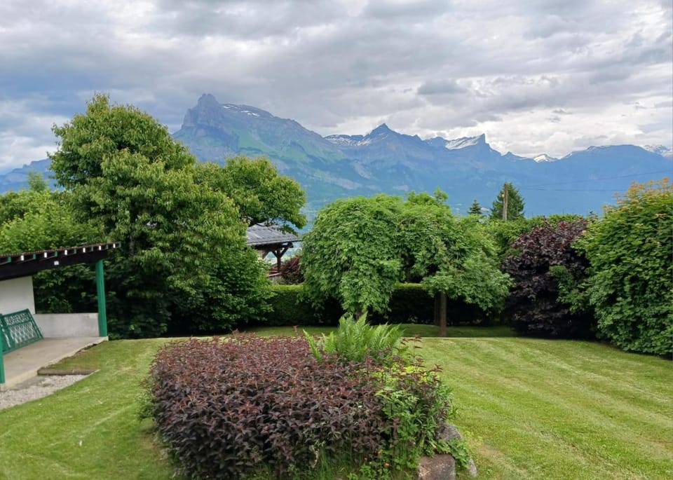 Garden, Mountain view